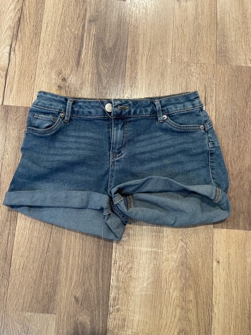 refuge by rio Blue Denim Rolled Cuff Women's Shorts - Picture 2 of 4